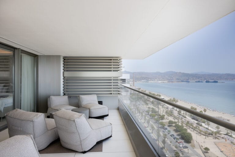 Luxury Beachfront Apartment in Málaga – Pacífico 117