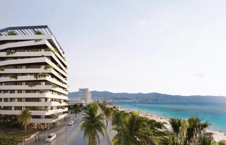 Stunning beachfront duplex penthouse in a prime city location, Pacífico, Malaga