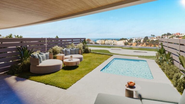 Sophisticated townhouse with spectacular views in a prestigious complex in El Higuerón, Fuengirola