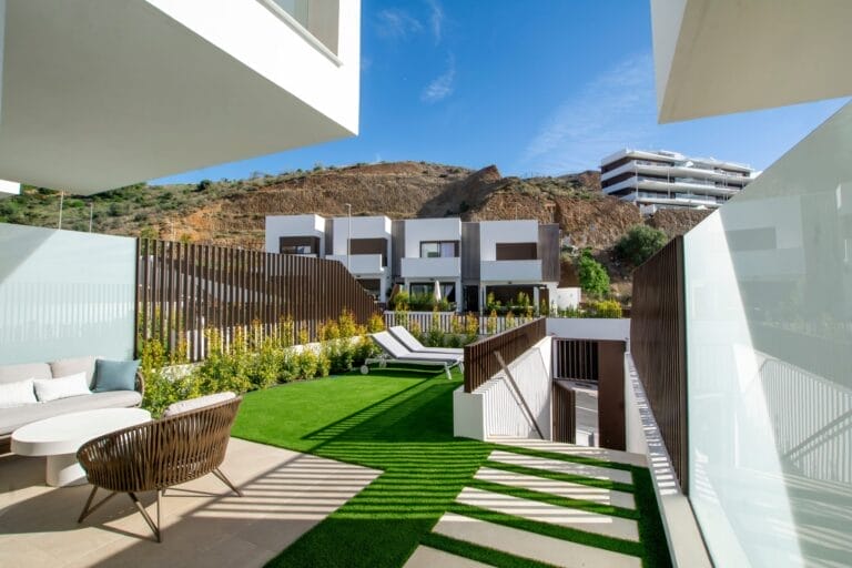 Charming townhouse with a spectacular private solarium, Rincon de la Victoria