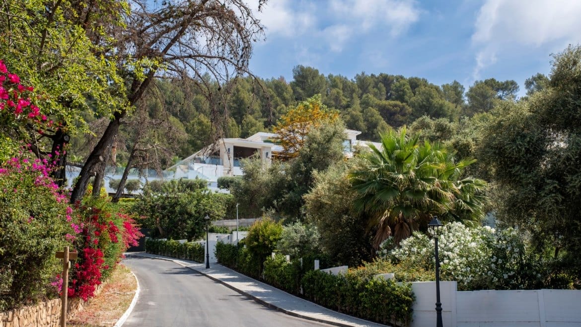 Image of a villa for sale, located in Las Brisas, Nueva Andalucía, Marbella.