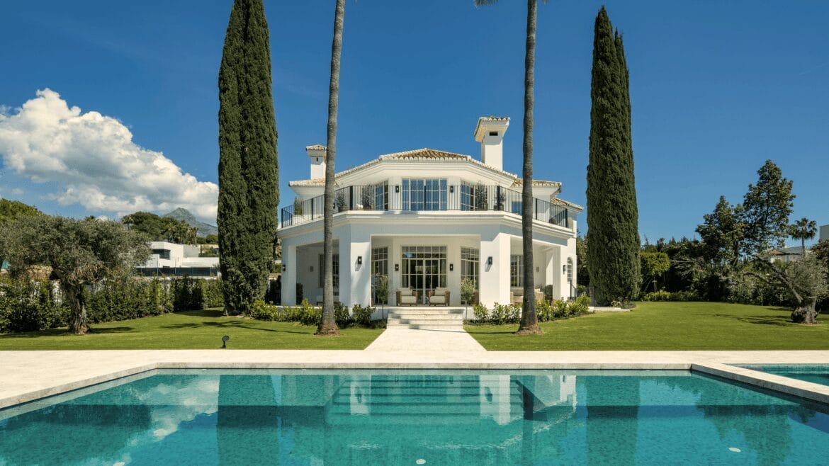 Las Brisas properties