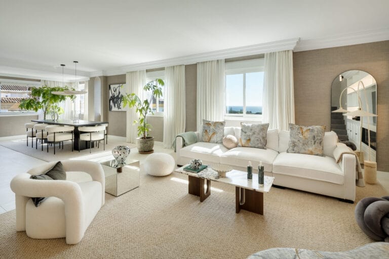 Distinguished penthouse with sea and mountain views in a secured community in Nagüeles Costa, Marbella Golden Mile