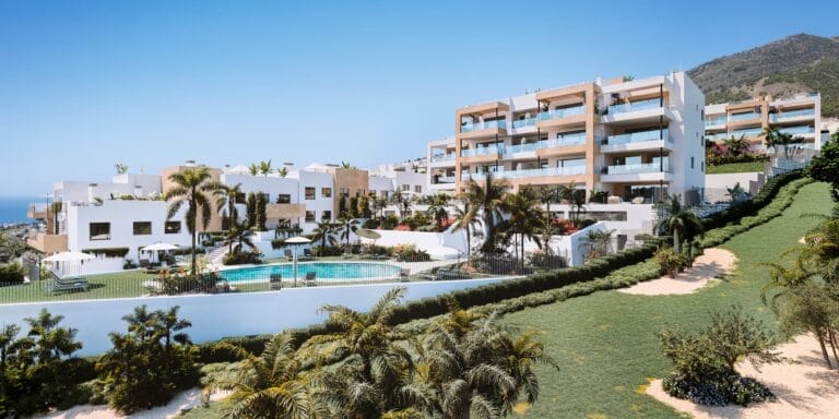 Excellent townhouse in urbanisation with sea views