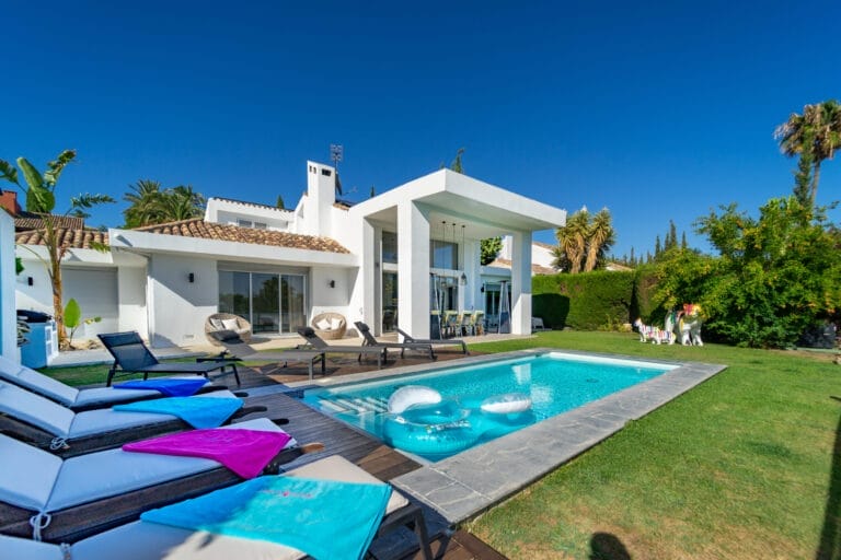 Fantastic villa for rent, available only in summer, at Los Naranjos Golf Club, Puerto Banús