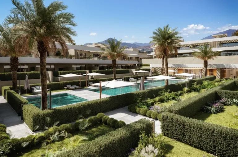 Elegant ground floor apartment with private garden in El Campanario, Estepona