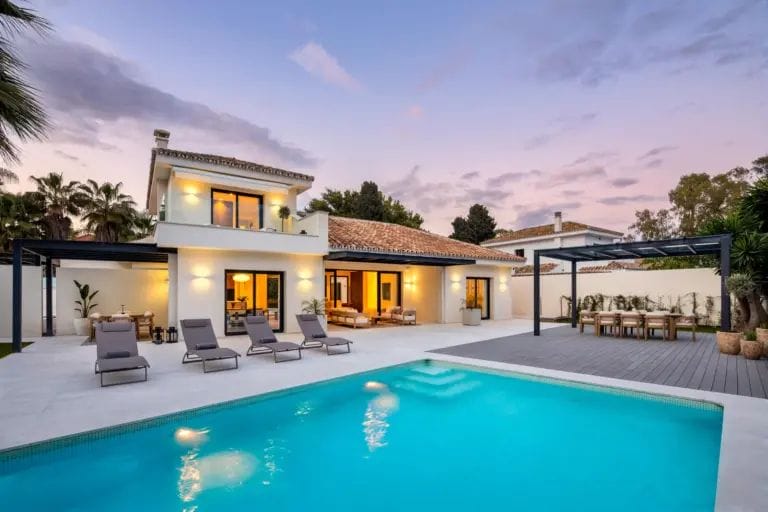 Sophisticated Mediterranean residence in a peaceful beachside setting in Cortijo Blanco, San Pedro de Alcántara