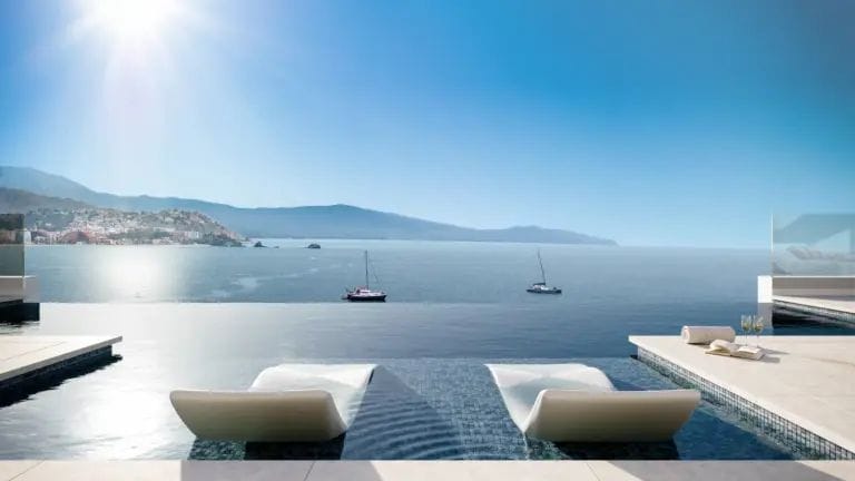 Spectacular villas by the marina in La Herradura