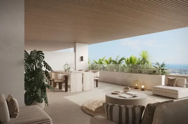 Sophisticated penthouse with rooftop terrace and panoramic sea views in Estepona