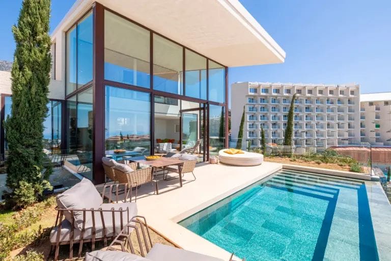 Luxury complex with the services of a hotel in Reserva del Higuerón