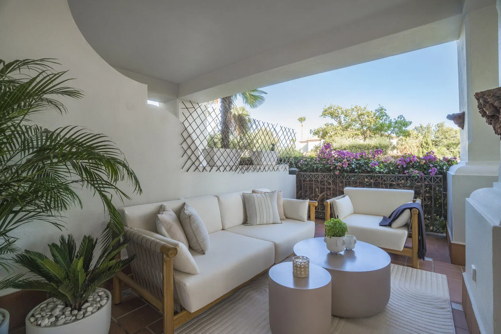 Corner apartment in one of the most sought after communities in Sierra Blanca, close to the Golden Mile, Marbella Corner apartment in one of the most sought after communities in Sierra Blanca, close to the Golden Mile, Marbella
