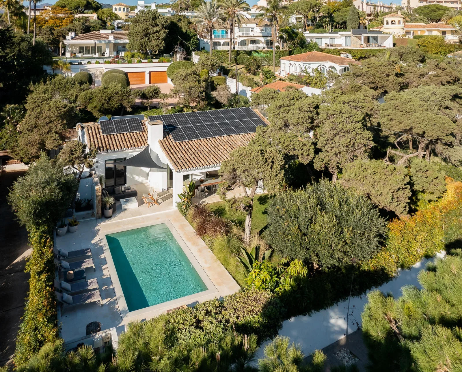 Elegant beachside villa in Marbesa: private and tranquil living just steps away from the beach Elegant beachside villa in Marbesa: private and tranquil living just steps away from the beach