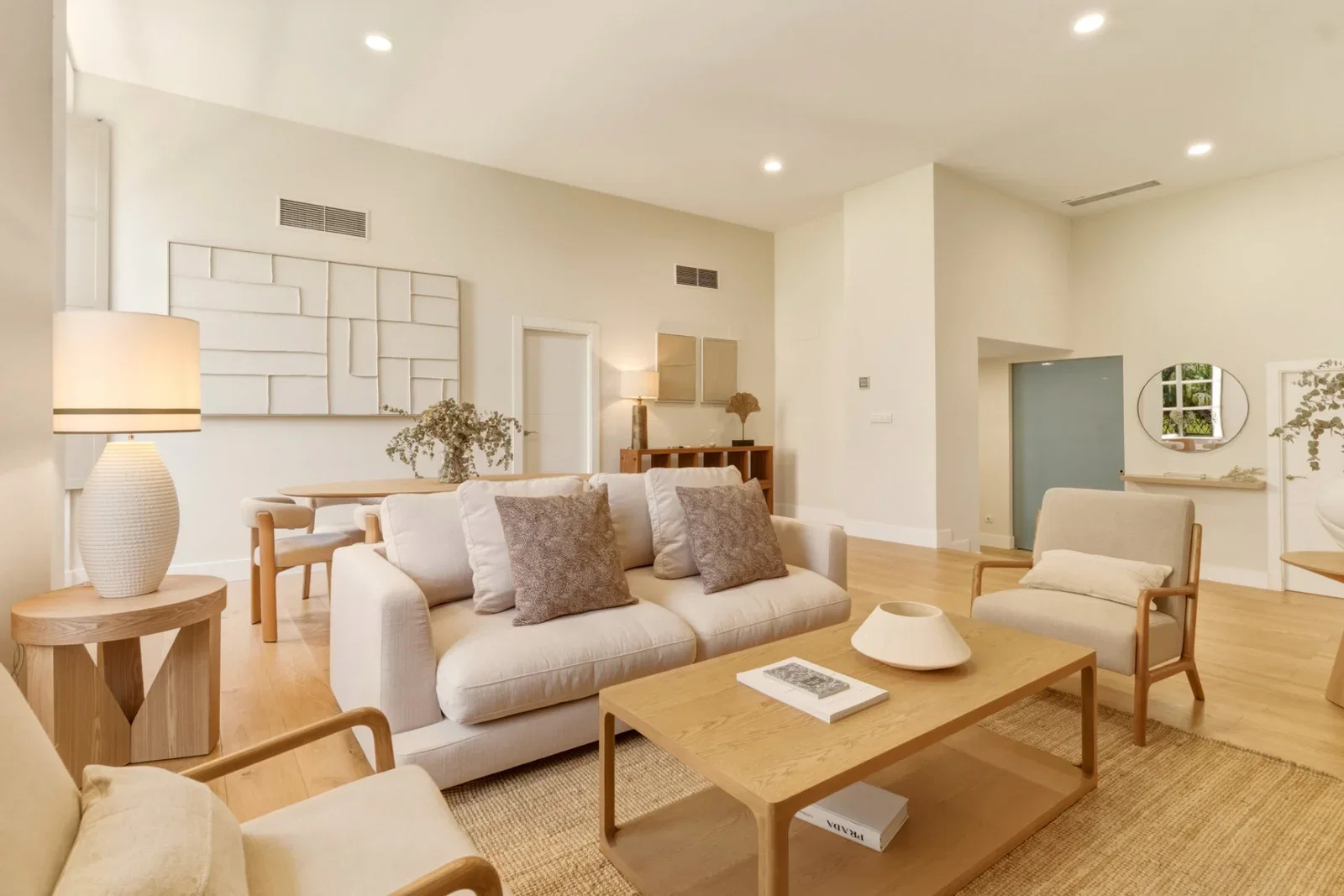 Luxury apartment for rent opposite Málaga Cathedral, Historic Centre – Long term, fully furnished Luxury apartment for rent opposite Málaga Cathedral, Historic Centre - Long term, fully furnished