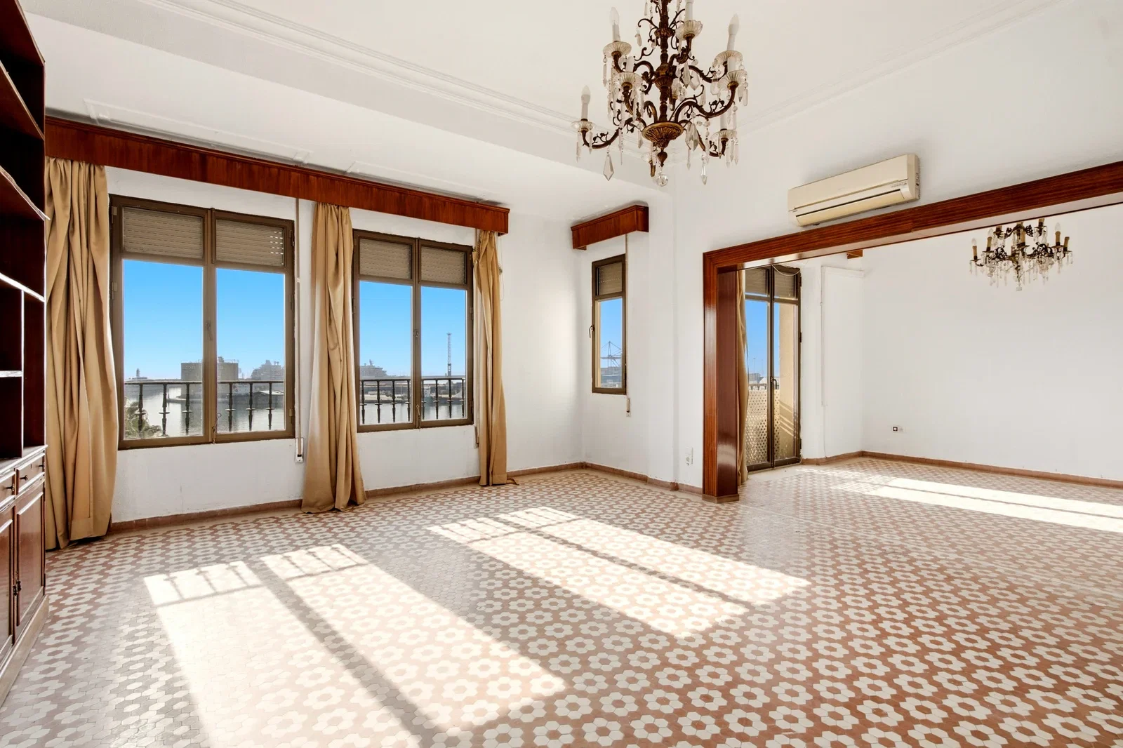 Spacious Apartment with timeless character in Soho, Málaga Spacious Apartment with timeless character in Soho, Málaga